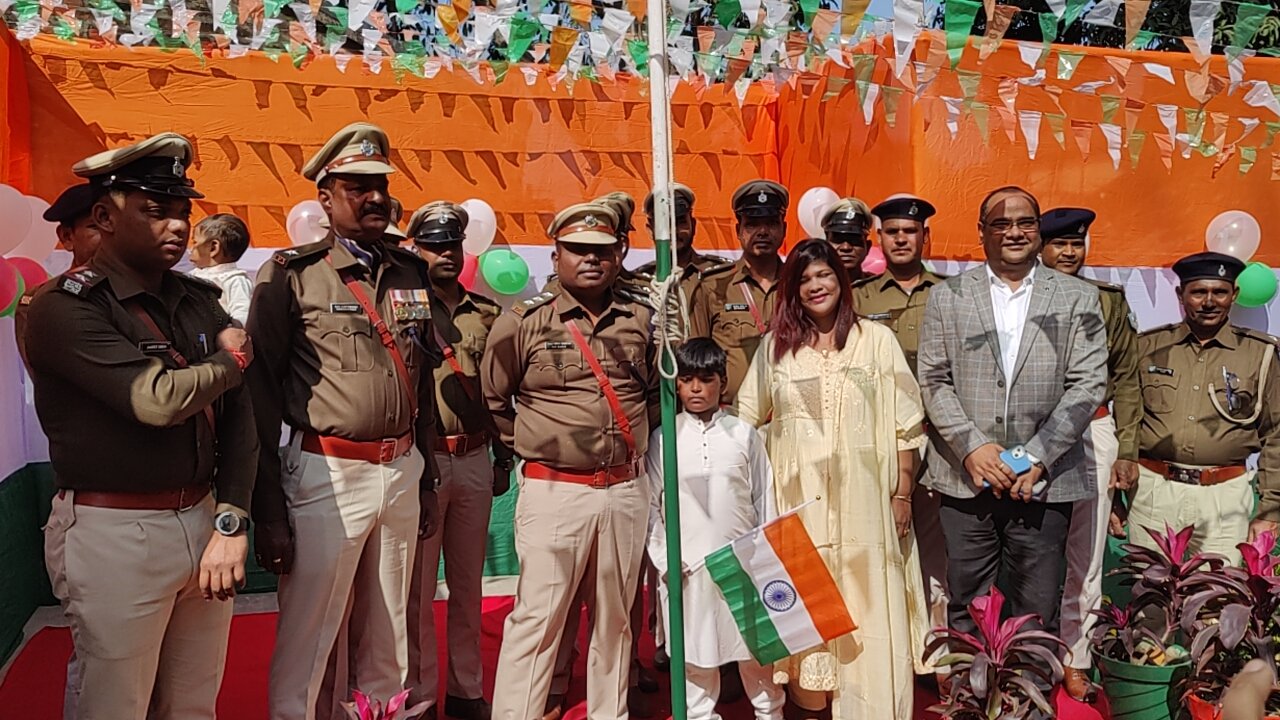 निरसा विधानसभा क्षेत्र के विभिन्न संस्थानों में धूमधाम से मनाया गया 76वां गणतंत्र दिवस…