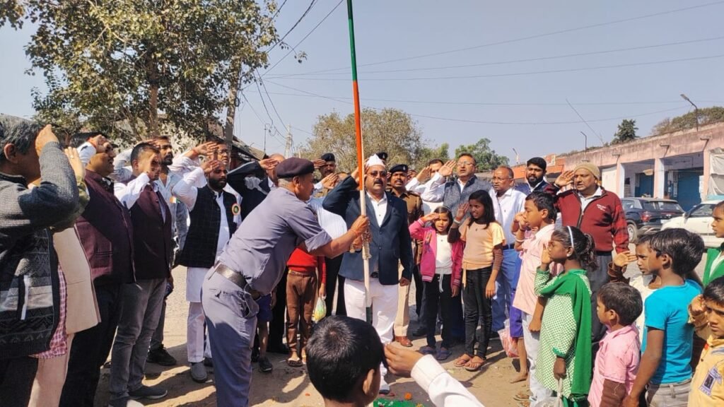 बाजार समिति चैंबर ने किया झंडोतोलन…