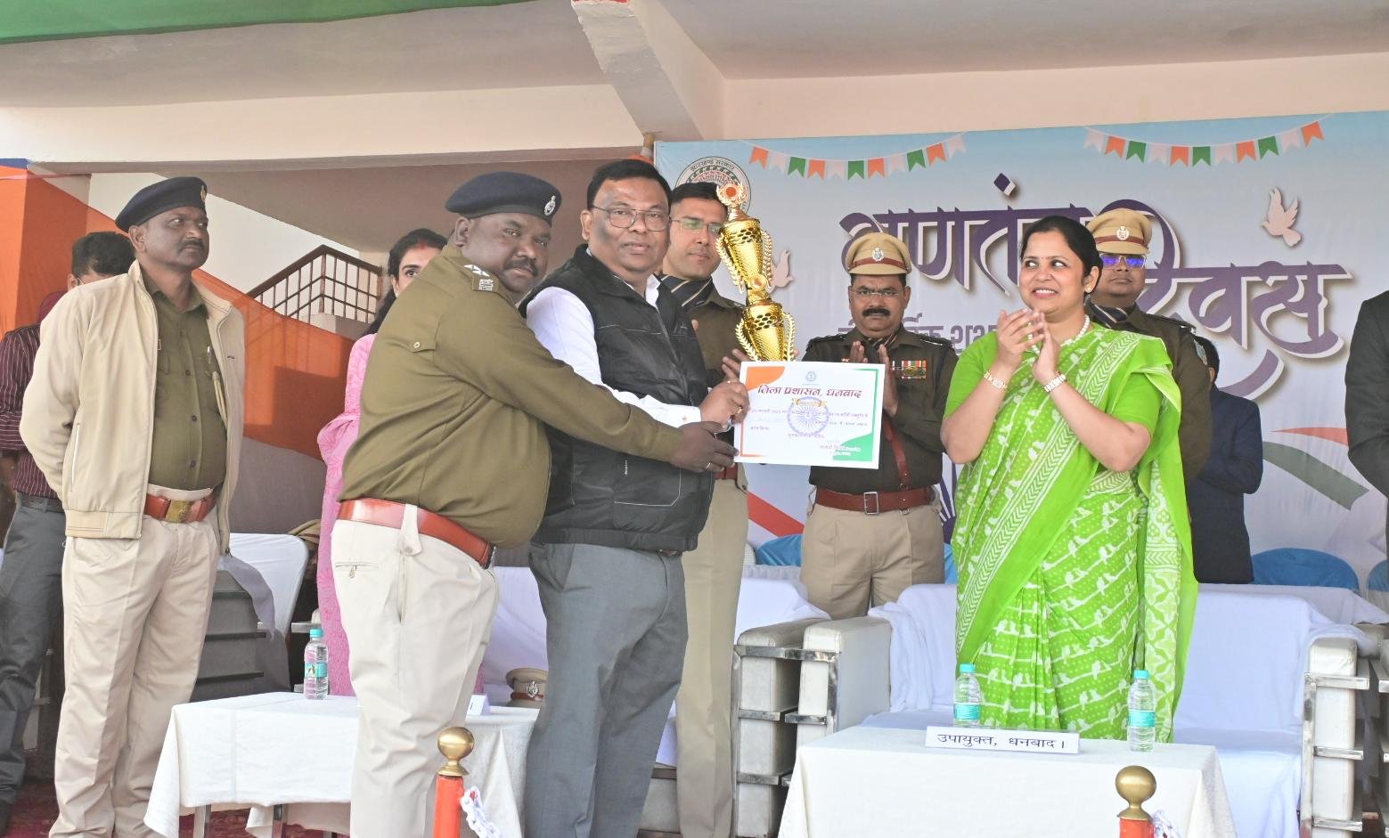 उत्पाद विभाग की झांकी को मिला प्रथम पुरस्कार…