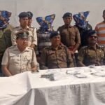 हथियारों से लैस डकैती करने फर्नीचर वेवसाई के घर पहुँचे चार डकैत गिरफ्तार…