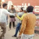 बंगाल मे नही थम रही तृणमूल की गुटबाजी तृणमूल के पूर्व पार्षद ने तृणमूल के वार्ड अध्यक्ष को पीटा, विडिओ वायरल…