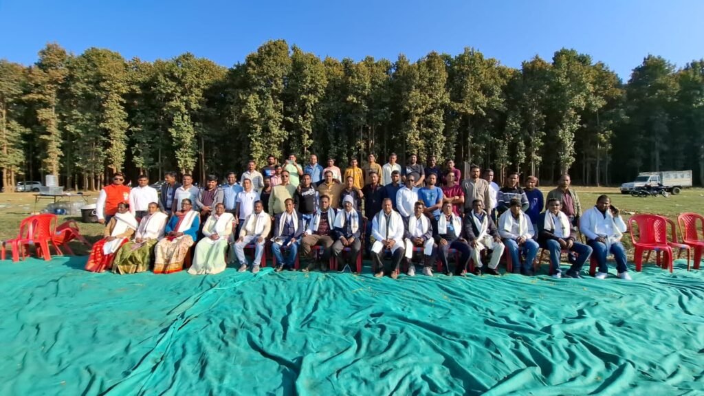 22 वर्षों बाद विद्यार्थियों ने शिक्षकों का किया सम्मान…