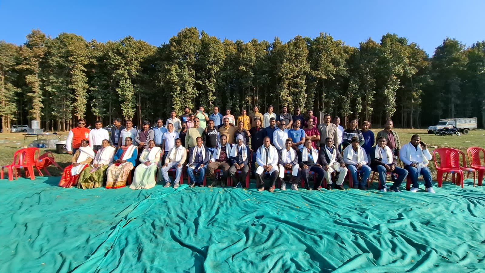 22 वर्षों बाद विद्यार्थियों ने शिक्षकों का किया सम्मान…