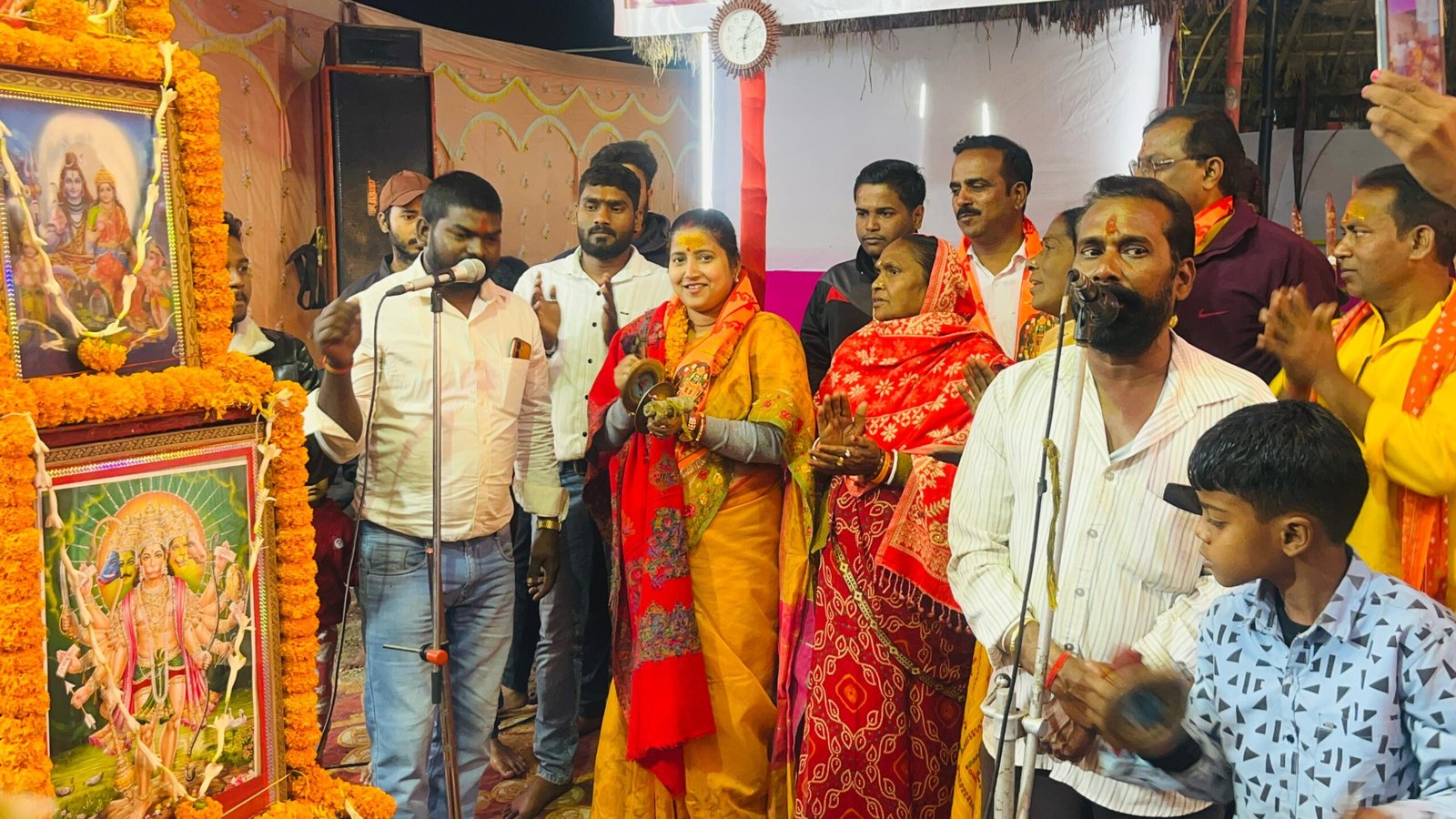 श्री श्री हनुमान महायज्ञ में झरिया विधायक श्रीमती रागिनी सिंह पहुंच किया विधि विधान से पूजा अर्चना…