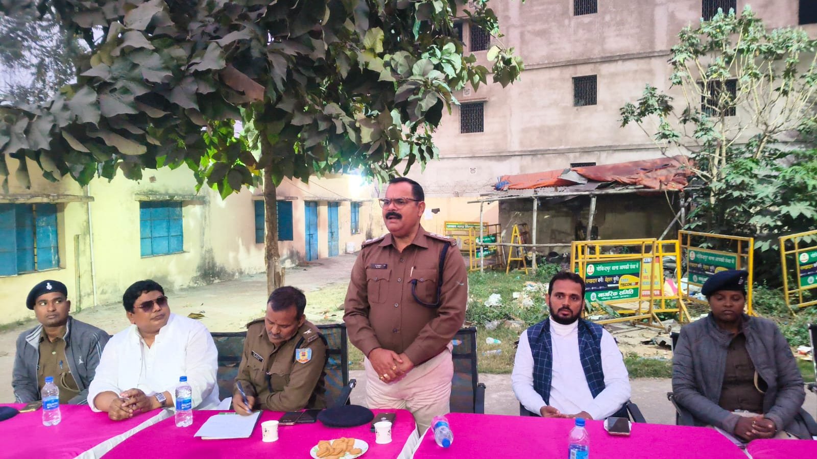वरीय पुलिस अधीक्षक के निर्देशानुसार सरस्वती पूजा को मद्देनजर रखते हुए शांति समिति की हुई बैठक…