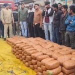 टमाटर से भरी पिकअप वैन मे हो रही थी गांजे की तस्करी पुलिस ने दो क्यूंटल गांजे के साथ पाँच को दबोचा…