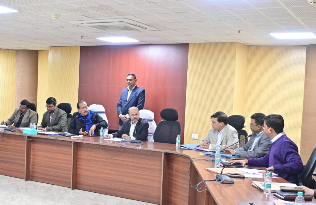 वित्त मंत्री ने दिया कर संग्रह लक्ष्य को पूरा करने का निर्देश…