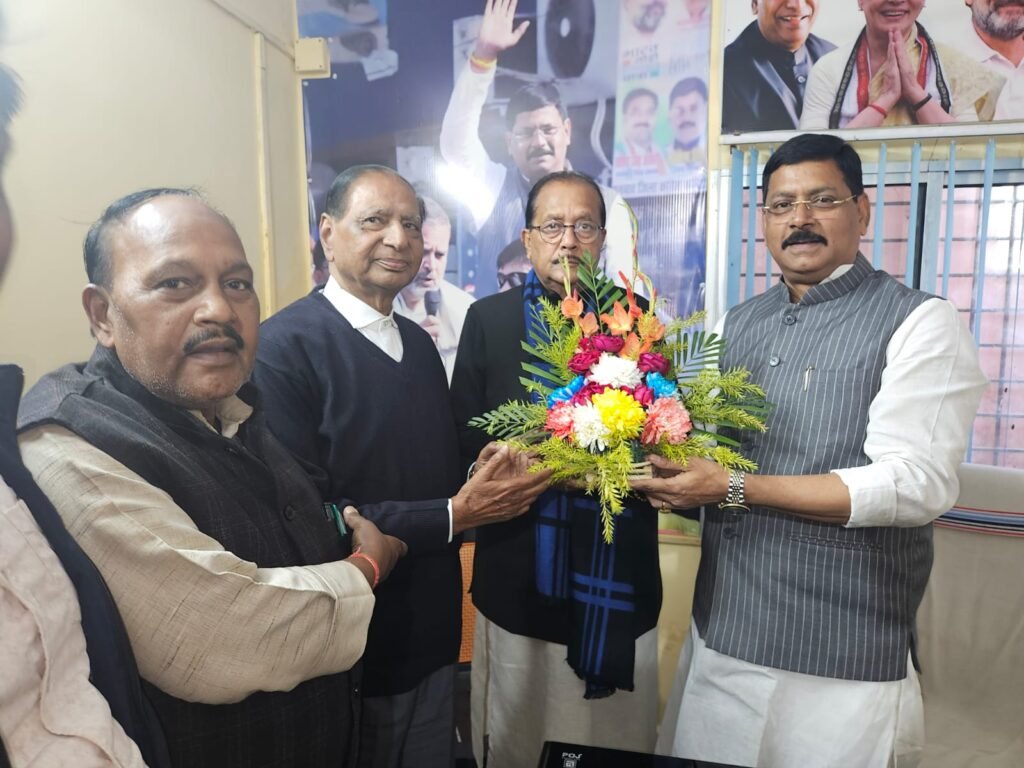 कांग्रेस जिलाध्यक्ष संतोष सिंह ने वित्त मंत्री राधाकृष्ण किशोर जी का किया स्वागत…