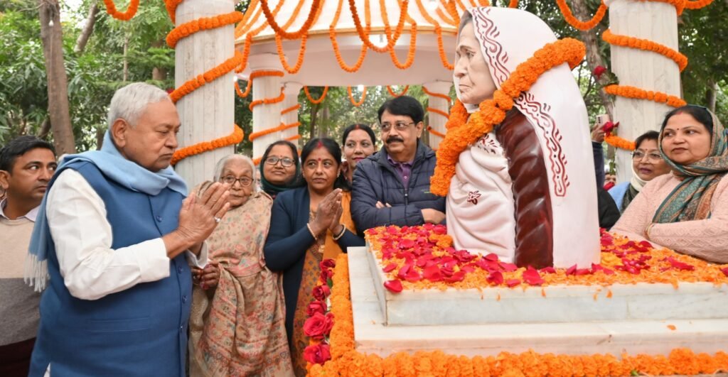 CM ने अपनी माता स्व परमेश्वरी देवी की पुण्य तिथि पर उन्हें भावभीनी श्रद्धांजलि अर्पित की…