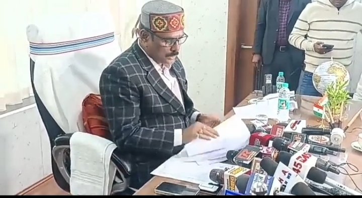 कंट्री लीकर को बढ़ावा देने के उद्देश्य से देशी शराब उत्पादकों के साथ मंत्री ने की बैठक…