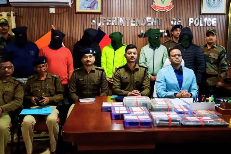 पीएम किसान, पीएम फसल बीमा और बैंकों के ऐप बनाकर साइबर ठगी करने वाले अत्याधुनिक गिरोह के सरगना समेत 6 गिरफ्तार…