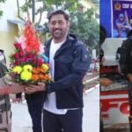 लेफ्टिनेंट कर्नल महेंद्र सिंह धोनी को सीआईएसफ कैंप में किया गया सम्मानित…