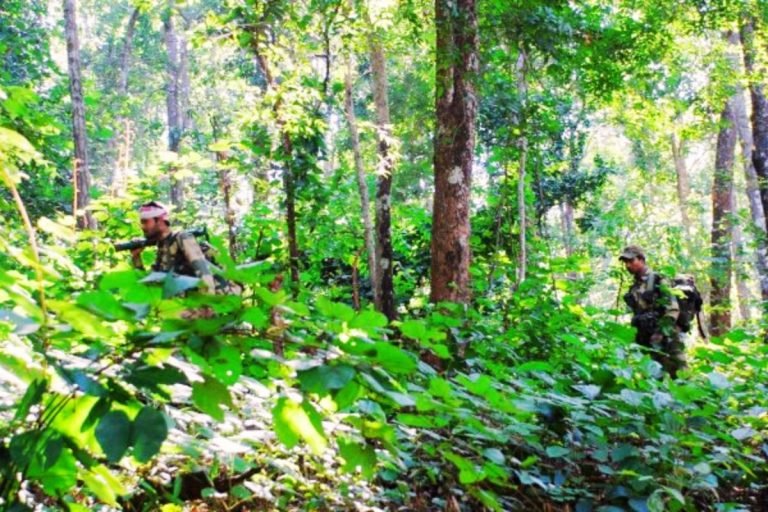 बेरमो के ऊपरघाट में मुठभेड़, 2 नक्सलियों के मारे जाने की सूचना, 2 पुलिसकर्मी घायल…