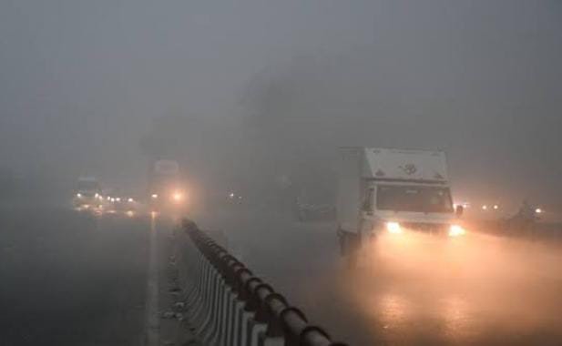 Weather Update:पहाड़ी प्रदेशों में हो रही बर्फबारी से बढ़ी झारखंडवासियों की परेशानी, हाड़ कंपा रही ठंड, पढ़ें कब मिलेगी राहत…