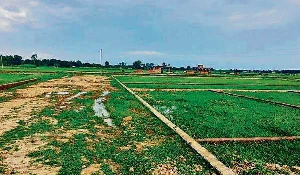 रांची के नगड़ी में जमीन की घेराबंदी को लेकर हंगामा, सीआरपीएफ जवानों व ग्रामीणों के बीच झड़प…