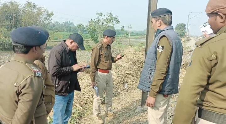 उत्तरबंगा एक्सप्रेस ट्रेन में लूटपाट, महिला से बैग छिनकर भागा लुटेरा,जांच में जुटी पुलिस…