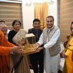 पत्नी संग बिहार के बोधगया पहुंचे उद्योगपति अनिल अंबानी, पूर्वजों का किया पिण्डदान…