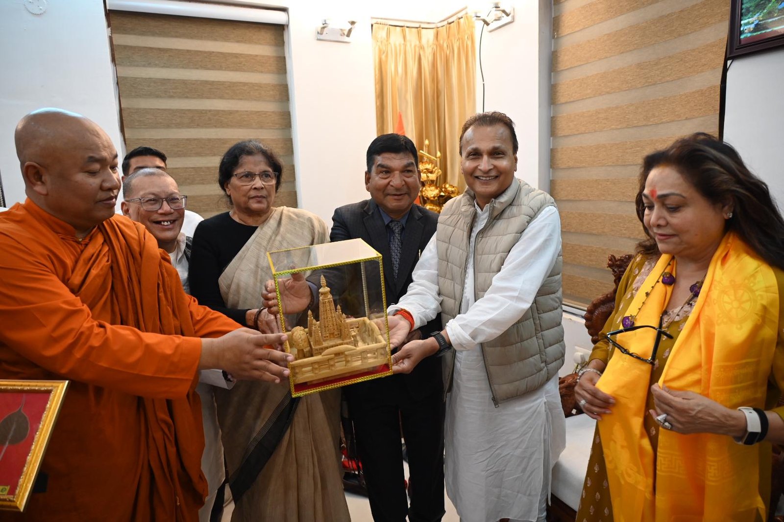 पत्नी संग बिहार के बोधगया पहुंचे उद्योगपति अनिल अंबानी, पूर्वजों का किया पिण्डदान…