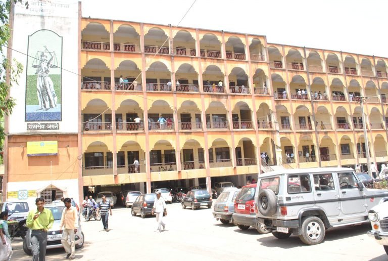 तेतुलमारी थाना प्रभारी के खिलाफ छेड़खानी का मुकदमा…