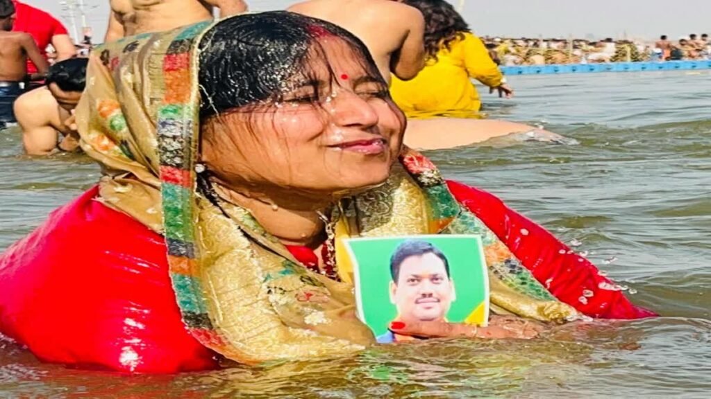 पति की तस्वीर के साथ विधायक रागिनी सिंह ने किया महाकुंभ स्नान, कोयलांचलवासियों के लिए सुख-समृद्धि की कामना…