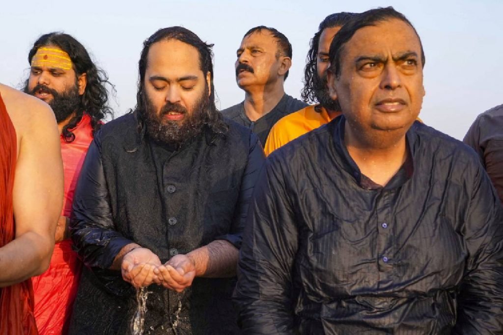 Anant Ambani : अनंत अंबानी ने संगम में लगाई डुबकी?