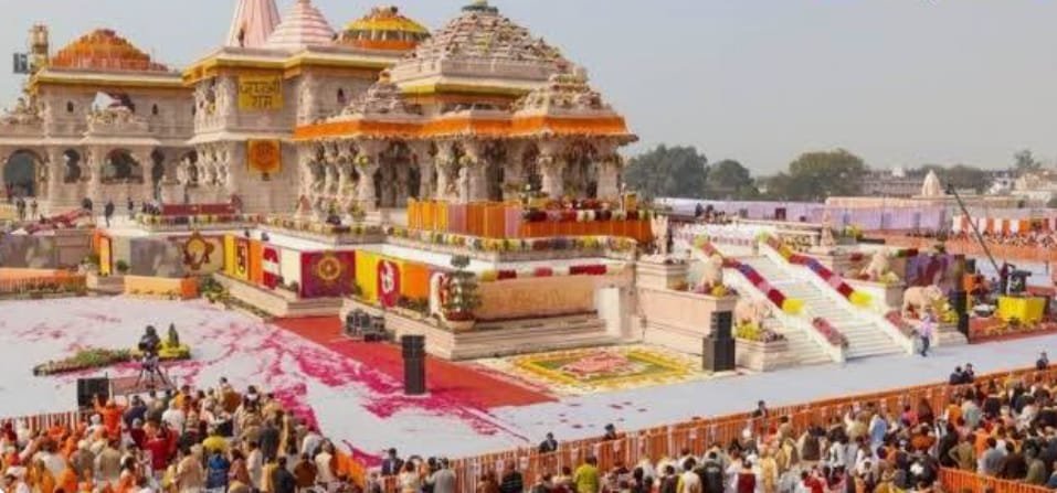 श्रद्धालुओं के सैलाब में व्यस्त हुए भगवान, 18 घंटे दर्शन दे रहे बालक राम, बदली मंदिर की टाइमिंग…