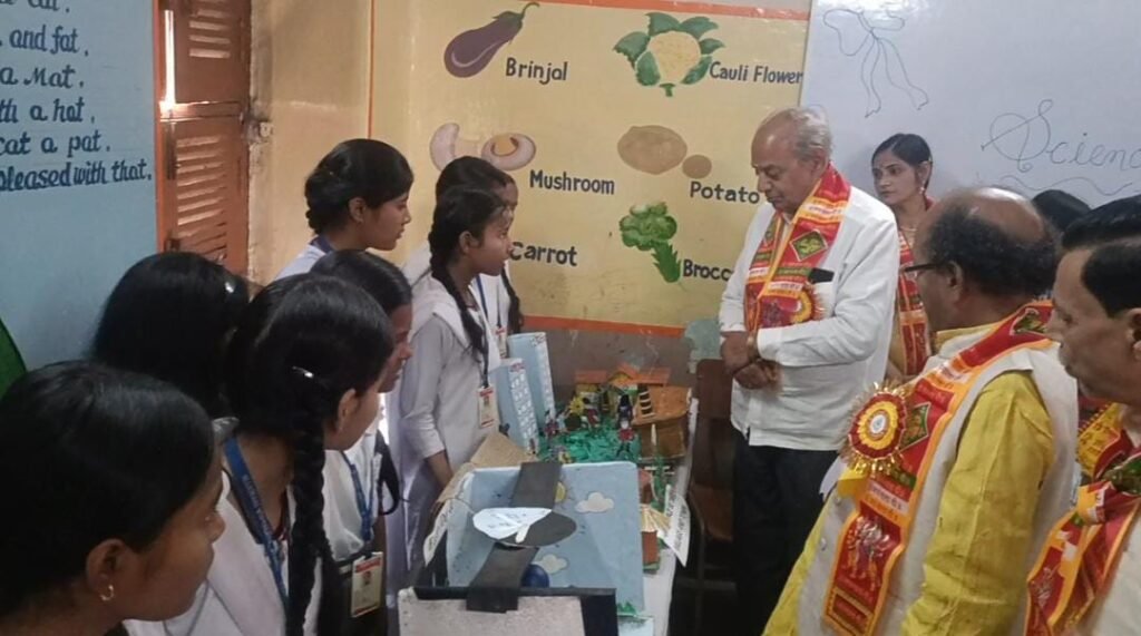 सरस्वती पूजा के अवसर पर मारवाड़ी विद्यालय झरिया में हुआ विज्ञान प्रदर्शनी का आयोजन…