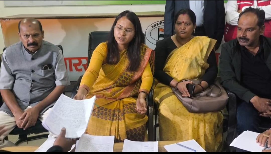 CM के निर्देश पर राज्य सरकार के विभिन्न विभागों के मंत्री अपने अपने स्तर से लगातार जनता दरबार का आयोजन कर आम लोगों की समस्याओं को सुन रहे…