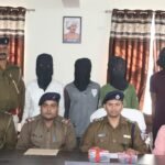 प्रिंस खान गैंग के चार अपराधियों को पुलिस ने किया गिरफ्तार…DSP विधि व्यवस्था ने PC कर कहा…कुख्यात प्रिंस के रंगदारी नेटवर्क को ध्वस्त करने में जुटी है धनबाद पुलिस…रेलवे ठेका में रंगदारी और दहशत फैलाने के लिए देशी कट्टा और बम के साथ जुटे थे अपराधी…SSP को मिले गुप्त सूचना के आधार पर हुई कार्रवाई…