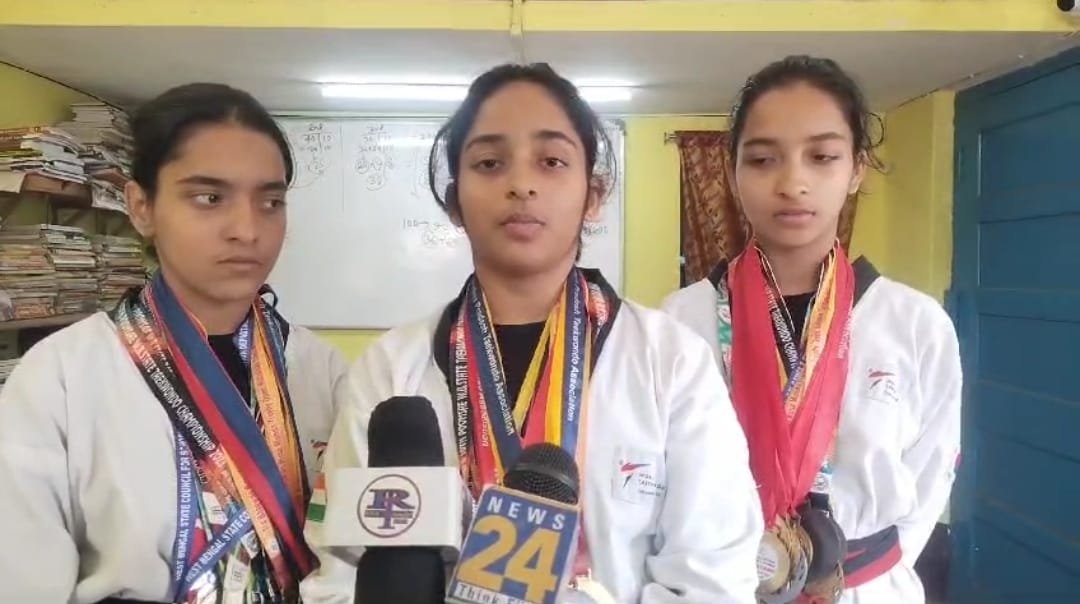 कोलकाता आरजीकर रेप और हत्याकांड पीड़िता अभ्या के जन्मदिन पर सम्मानित हुई एक ही परिवार की तीन बहने..नेशनल तायकंडो प्रतियोगिता मे जीता है स्वर्ण पदक…