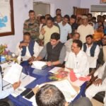 रजवार वस्ती व कर्मा टांड स्थित रह रहे लोगों की समस्याओं को लेकर जमसं(बच्चा गुट) के महामंत्री अभिषेक सिंह ने बस्ताकोला महाप्रबंधक से किया वार्ता…