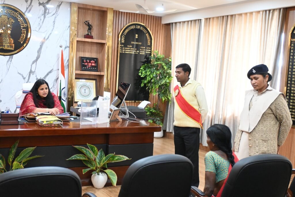 मजार पर दबंगों द्वारा कब्जा करने की शिकायत…