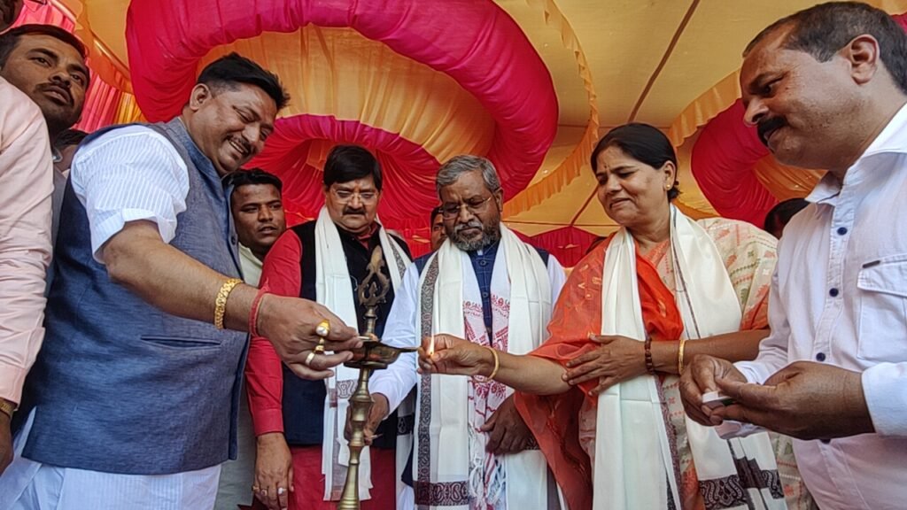 जे पी हॉस्पिटल यूनिट 2 का फीता काटकर पूर्व मुख्यमंत्री सह भाजपा के प्रदेश अध्यक्ष ने किया उद्घाटन…