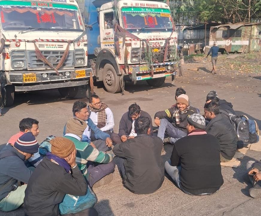 एमपीएल कार्यरत मजदूरों ने अपने 5% की वृद्धि राशि कटौती किए जाने के विरोध में किया टूल डाउन, ट्रांसपोर्टिंग हुआ ठप…