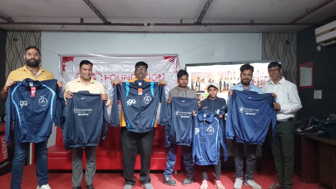 23वीं राष्ट्रीय पैरा एथेलेटिक्स प्रतियोगिता भाग लेने जा रही झारखंड पारा टीम को स्पॉन्सर के तौर पर ड्रेस लॉन्चिंग का किया आयोजन…