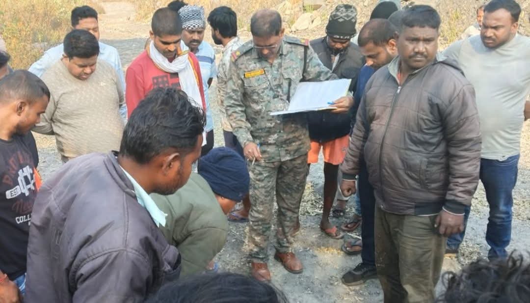 पेड़ से लटकता ईसीएल कर्मी का शव बरामद,हत्या या आत्महत्या जांच में जुटी निरसा पुलिस…