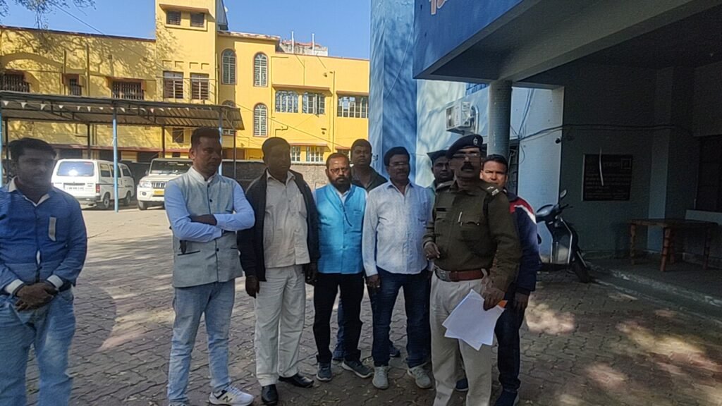 बाउरी समाज को लेकर अभद्र भाषा का प्रयोग किये जाने पर समाज के लोगों ने आपत्ति जताते हुए कराया मामला दर्ज…