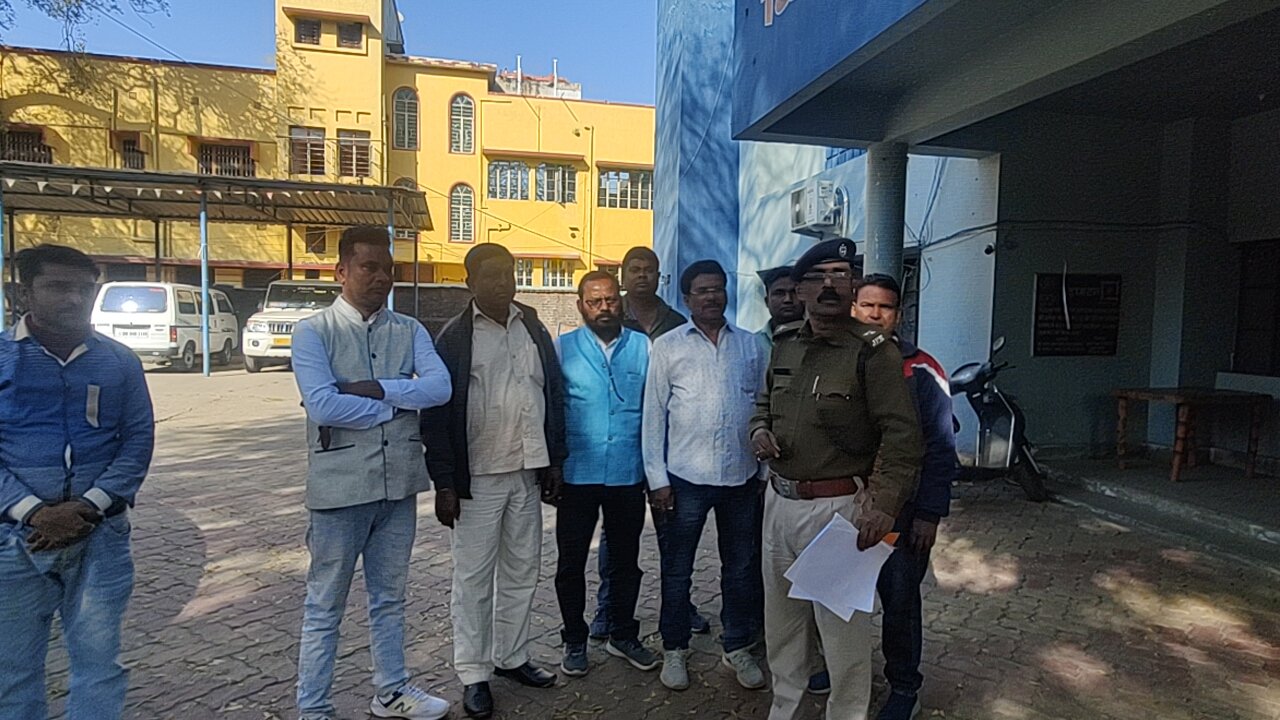 बाउरी समाज को लेकर अभद्र भाषा का प्रयोग किये जाने पर समाज के लोगों ने आपत्ति जताते हुए कराया मामला दर्ज…