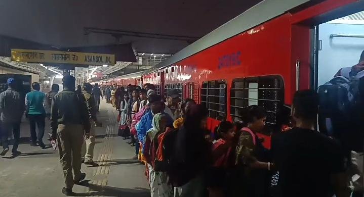 महाकुम्भ, दिल्ली रेलवे स्टेशन हादसे से सचेत हुई रेलवे अब ट्रेनों मे सफर करने के लिये यात्रियों को करने होंगे रेलवे के इन नियमों का पालन…