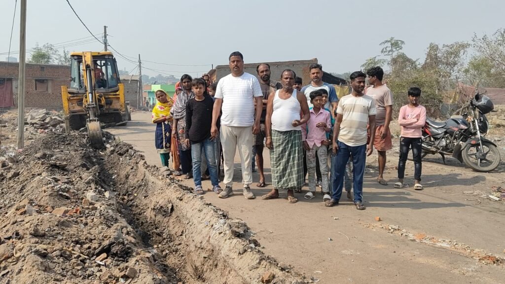 राजपुरा खदान से शिवलीबाड़ी उत्तर पंचायत के अली मोहल्ला की और पाईप लाइन विस्तारिकरण कार्य प्रारम्भ, 400 लोगों को मिलेगा इसका लाभ…