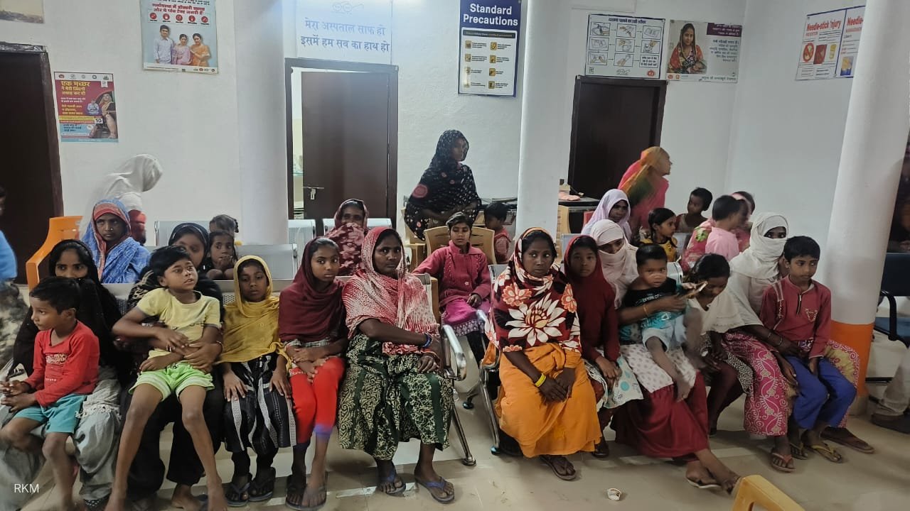 उत्क्रमित मध्य विद्यालय झेनागाडिया के बच्चो को फाइलेरिया रोधी दवा खिलाने से बच्चो का तबीयत हुआ खराब…