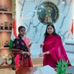 विधानसभा आम निर्वाचन-2024 के ड्यूटी के दौरान मृत स्व कार्तिक घोष की आश्रिता को उपायुक्त ने सौंपा 15 लाख की अनुग्रह अनुदान राशि…