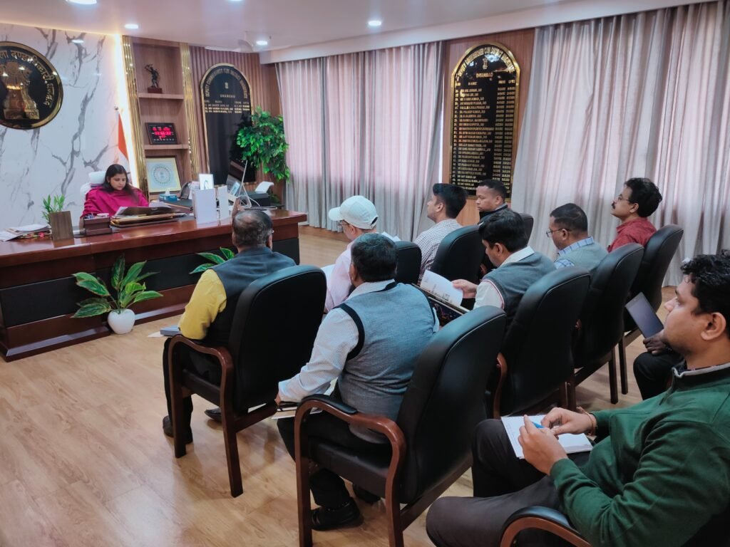 पीएम सूर्यघर मुफ्त बिजली योजना को लेकर उपायुक्त ने की बैठक…