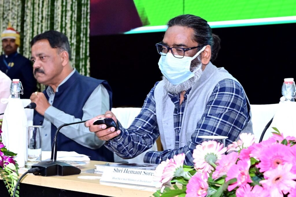 छात्रोपयोगी वेब पोर्टल्स का अनावरण तथा रांची विज्ञान केंद्र, रांची के नव प्रवर्तन केंद्र का शुभारंभ समारोह एवं झारखंड अनुसंधान तथा नवाचार नीति-2025 हेतु आयोजित राज्य स्तरीय कार्यशाला में मुख्य अतिथि के रूप में सम्मिलित हुए CM हेमन्त सोरेन…