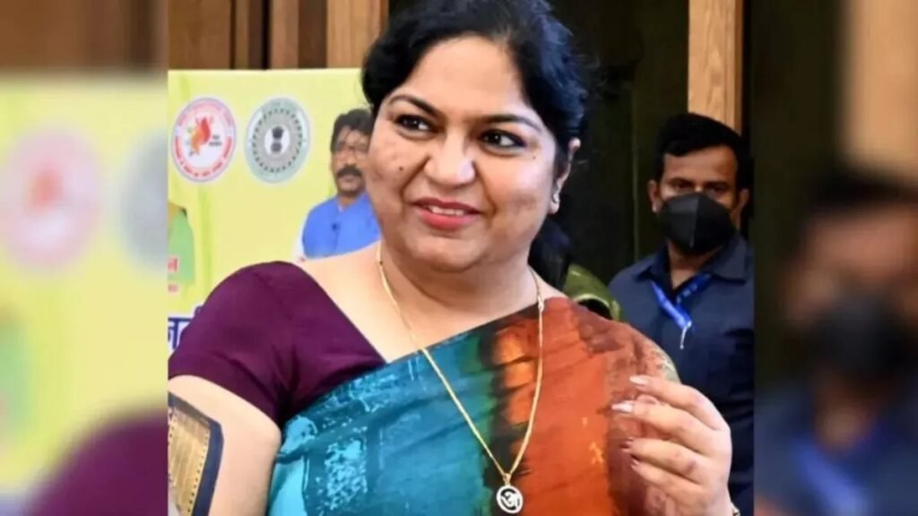 पूजा सिंघल को सूचना प्रौद्योगिकी की जिम्मेवारी15 IAS अफसर इधर से उधर