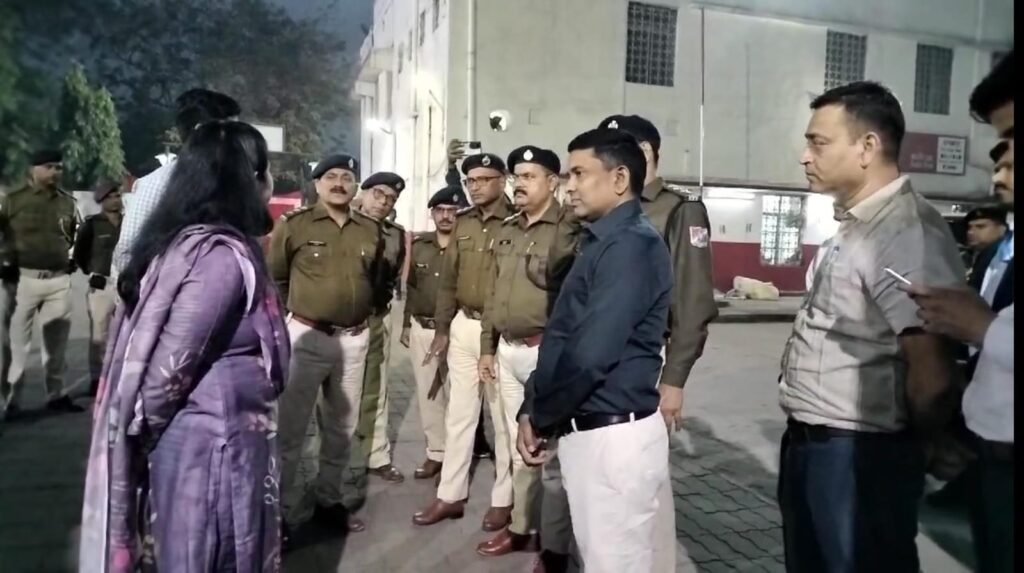 महाकुम्भ मेला को लेकर जिला प्रशासन अलर्ट..धनबाद उपायुक्त ने धनबाद स्टेशन पर बढ़ती यात्रियों के भीड़ को देखते हुए स्टेशन का किया निरीक्षण…