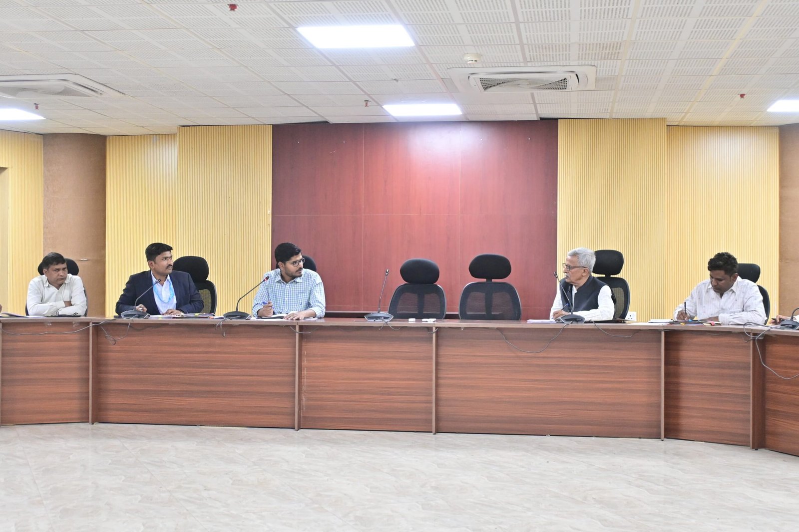 एडीएम ने की स्वास्थ्य विभाग की समीक्षा..हाइड्रोसील के मरीजों को चिन्हित करने का दिया निर्देश…