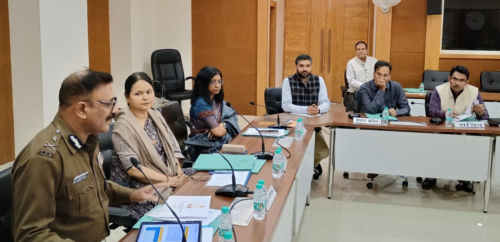 पोस्ते की फसल पूर्णतः नष्ट करेः मुख्य सचिव..