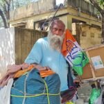 मिलिए 800KM से लेकर 1700KM की महा यात्रा पर निकले 74वर्षीय सनातनी बुजुर्ग प्रभात दास से …आस्था की डुबकी लगाने प. बंगाल से प्रयाग राज तक के लिए निकल पड़े है साइकिल से…