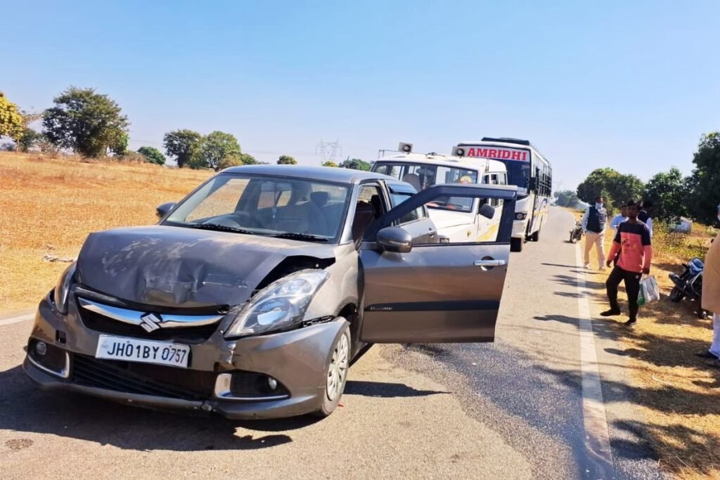 मंत्री के काफिले की 3 गाड़ियां आपस में टकराईं, बीडीओ समेत 5 घायल…